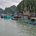 Cat Ba Floating shops