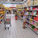 Left & right are all noodles, which shall we choose?